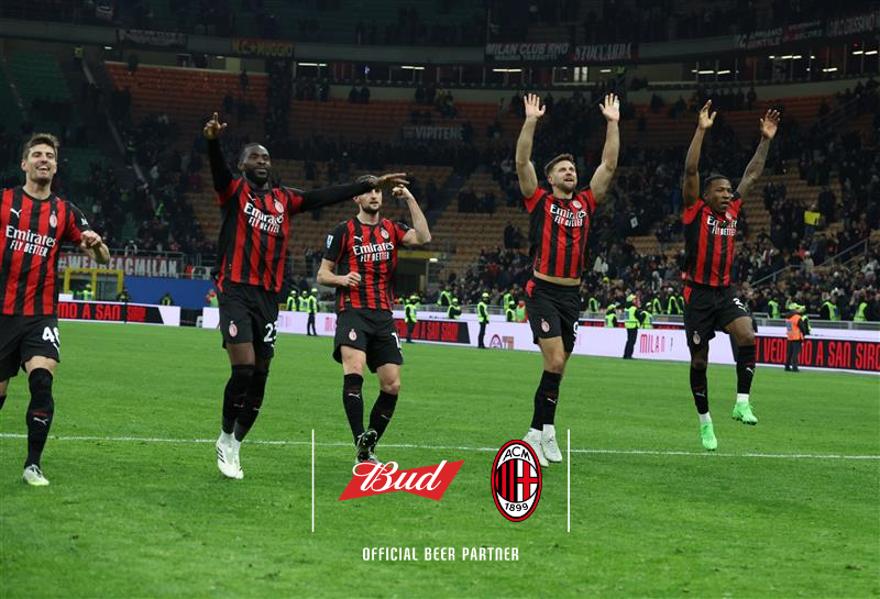 calciatori dell'AC Milan e Bud